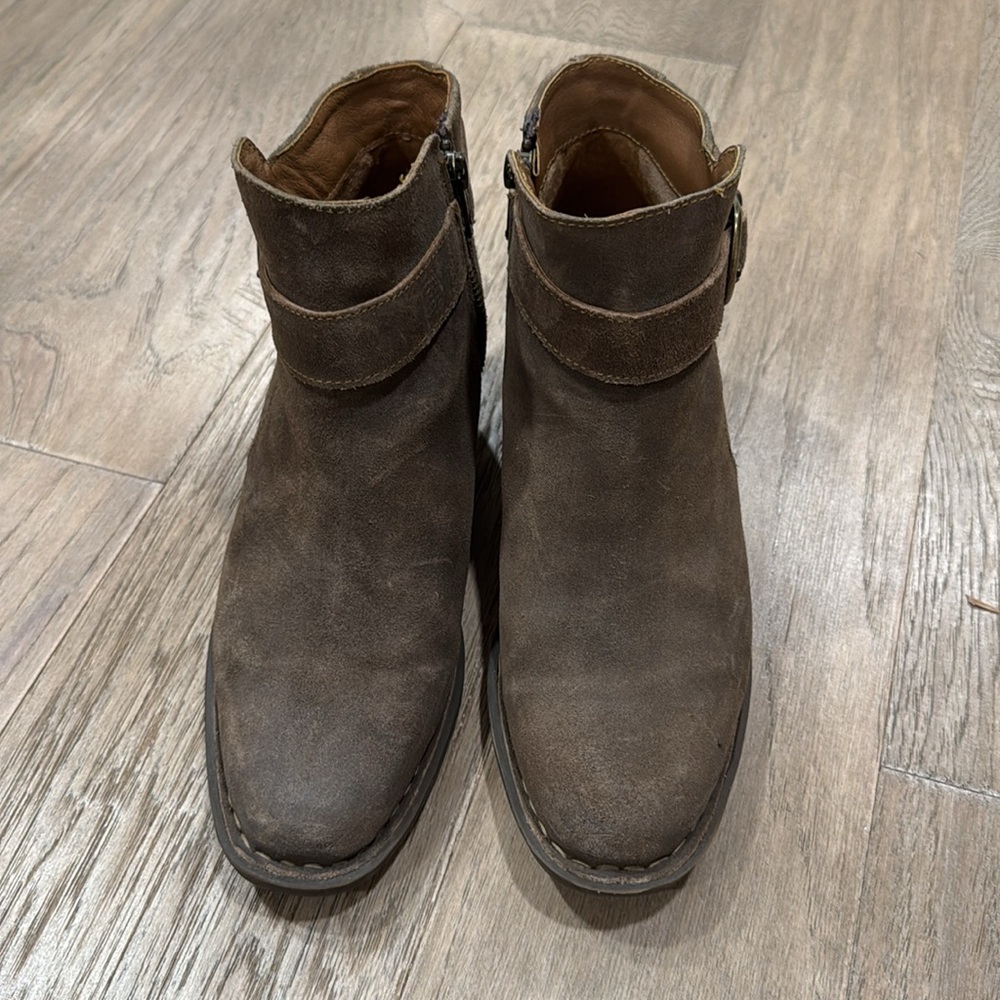EUC Morocco Bootie In Taupe Distressed Leather Size 7 - Picture 4 of 8